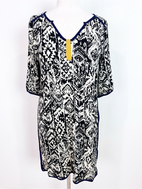 THML Dresses & Skirts - THML OFF-WHITE NAVY PATTERN SHIFT DRESS WOMENS LARGE